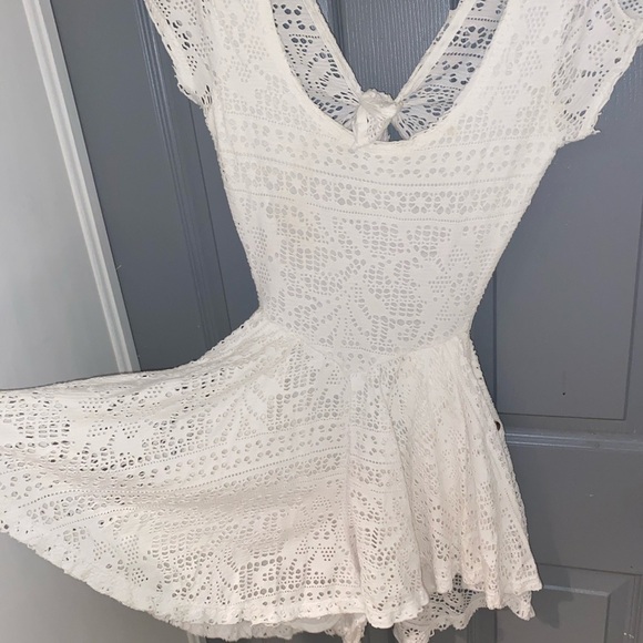 Free People crochet style romper worn twice XS - Picture 3 of 3
